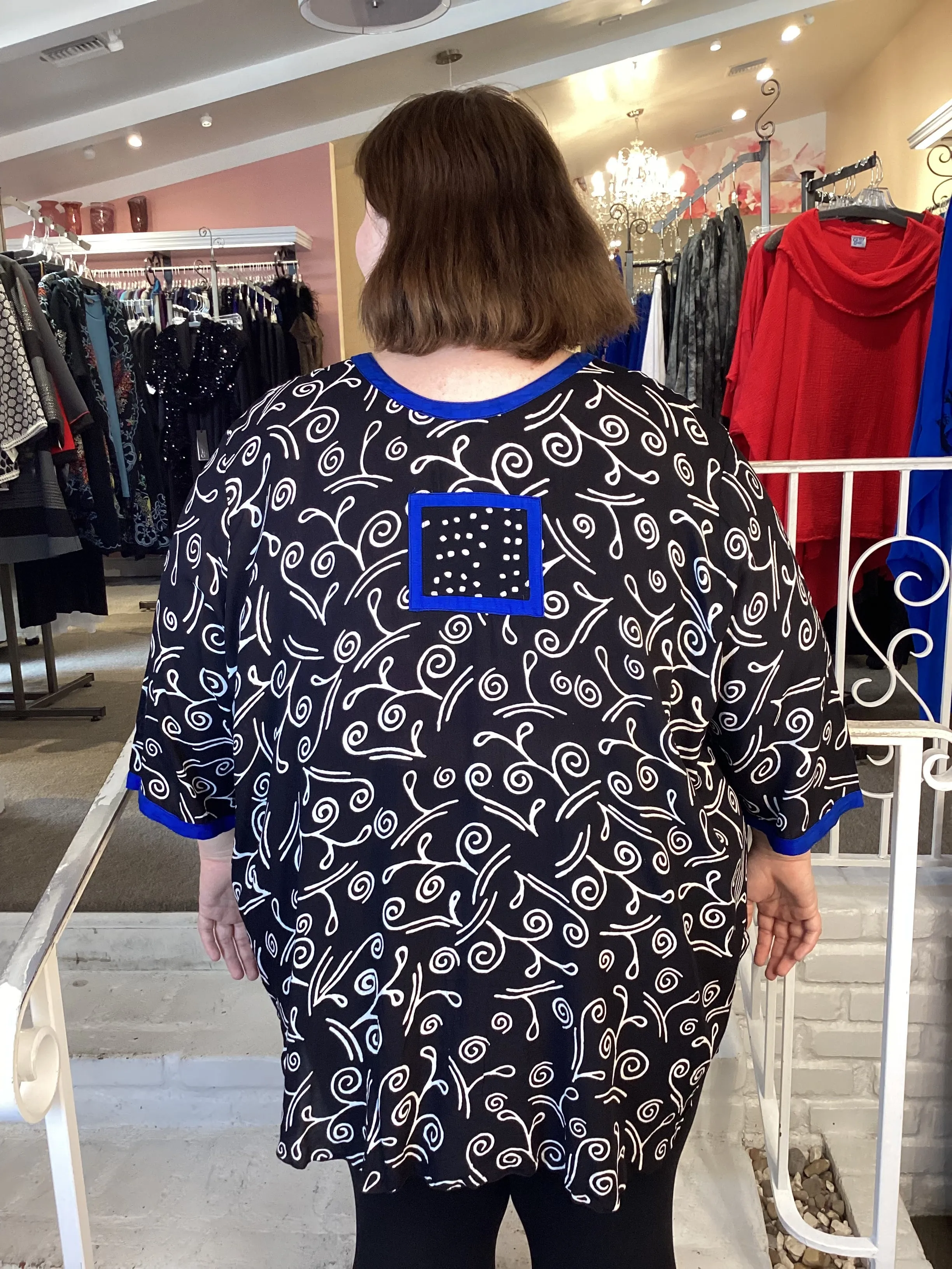 AKU BLOUSE -BOUQUEET BW & BLUE